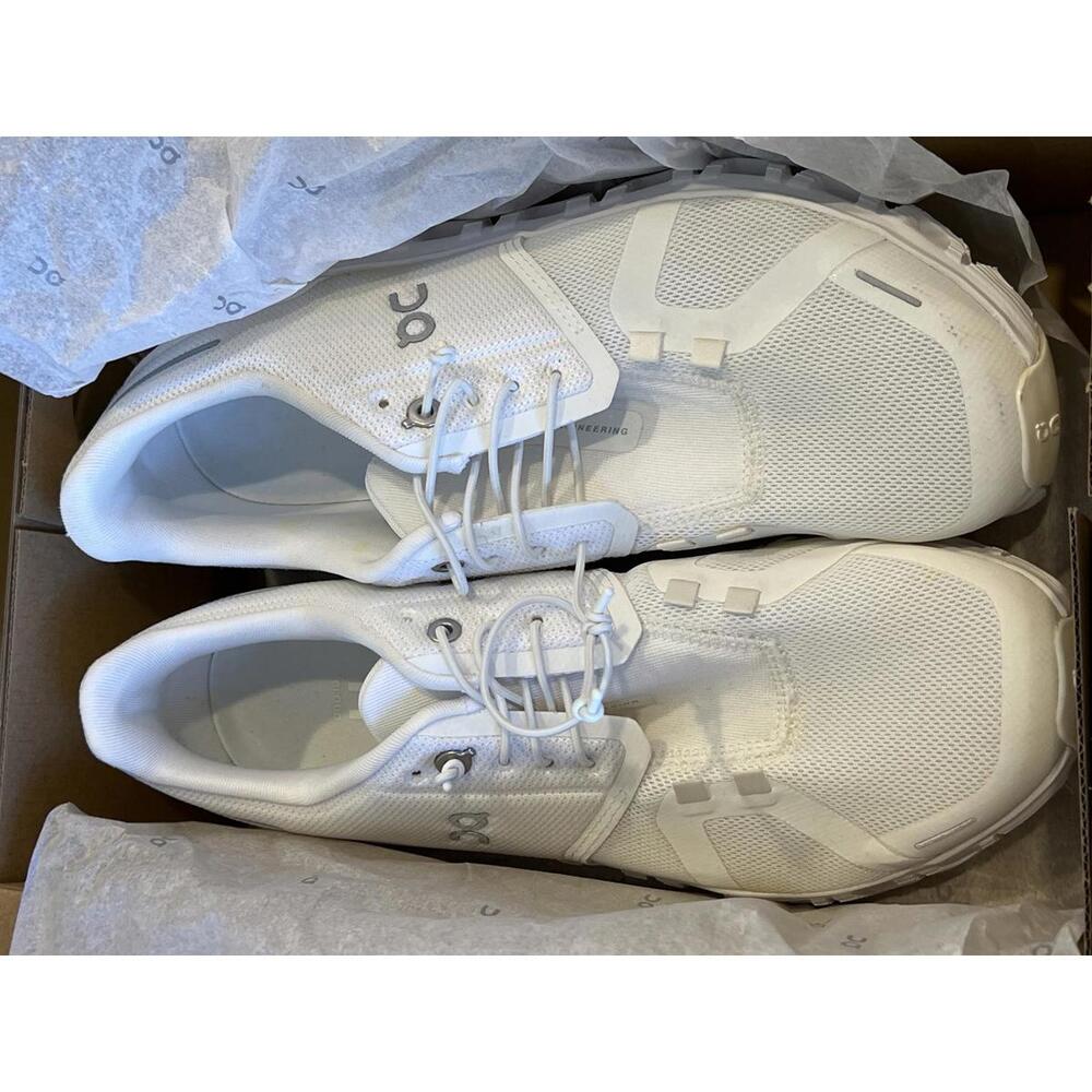 On Cloud 6 women's white sneakers new with flaw - Picture 2 of 6